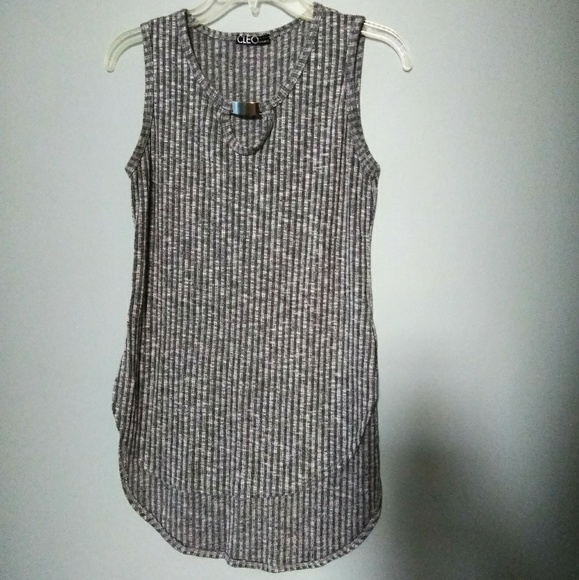 Sleeveless Gray Top Size S - Picture 1 of 2